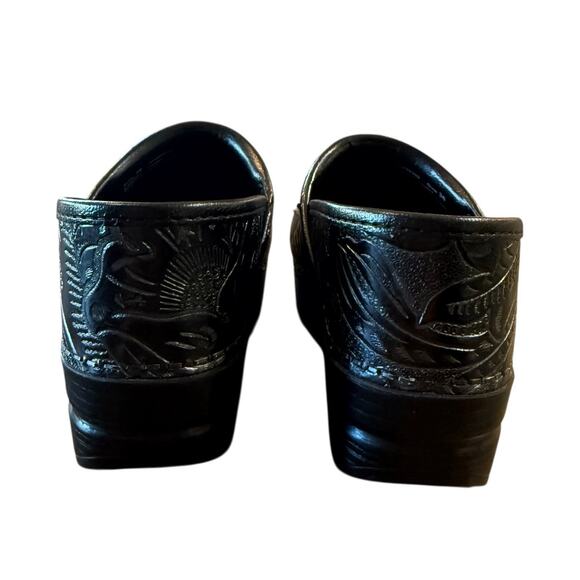 Dansko Women’s Staple Clogs Shoes Black Floral Embossed Size 36 (US 5.5-6) - Picture 3 of 15